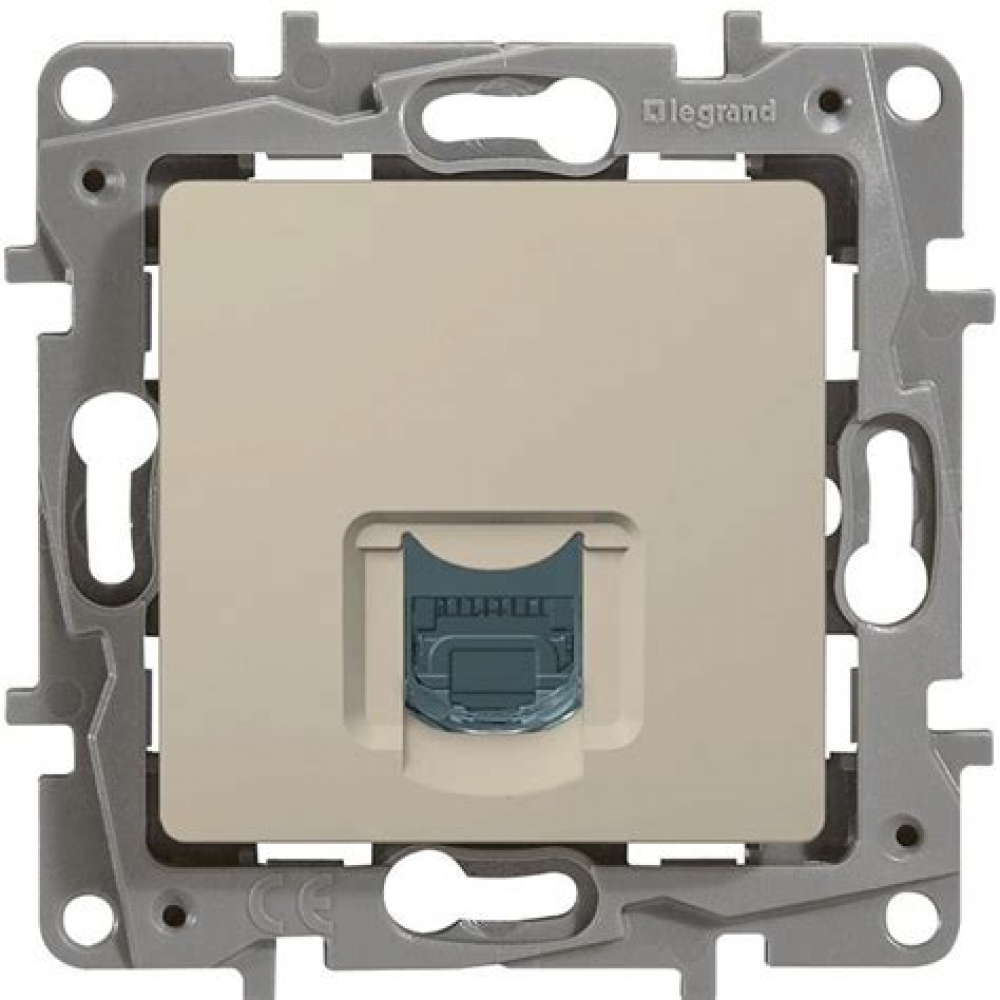 Розетка RJ45 кат 5E UTP скрытой установки слон. кость без рамки Legrand 672341