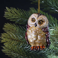 Украшение новогоднее подвесное Совушка на веточке хвои 10,0см белый 196-0579