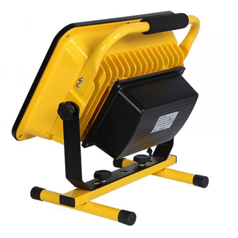 Прожектор светодиодный IEK переносной 20w, 220v Прожектор светодиодный IEK переносной 20w, 220v